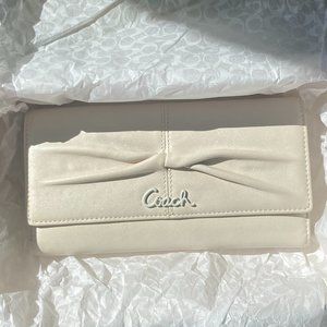 White Coach Tri-fold Genuine Leather Wallet